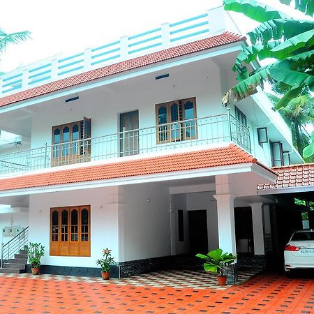 Grace Guest Home Thrissur Buitenkant foto