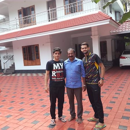 Grace Guest Home Thrissur Buitenkant foto